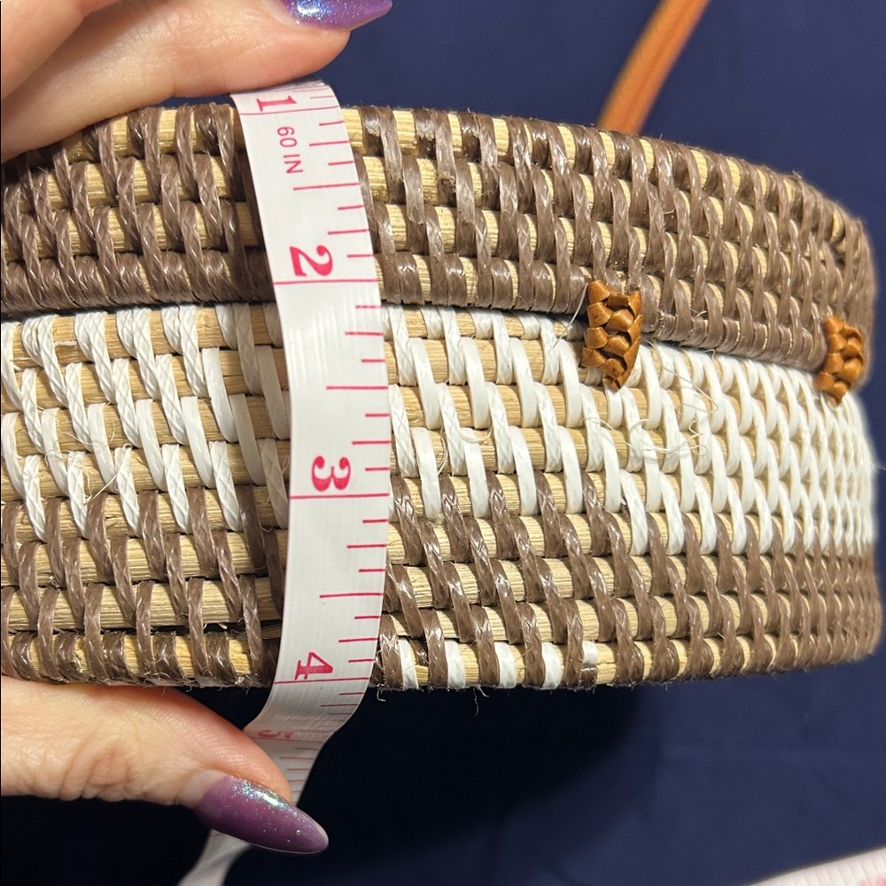 Handcrafted Tan and Cream Woven Round Bag - Picture 7 of 8
